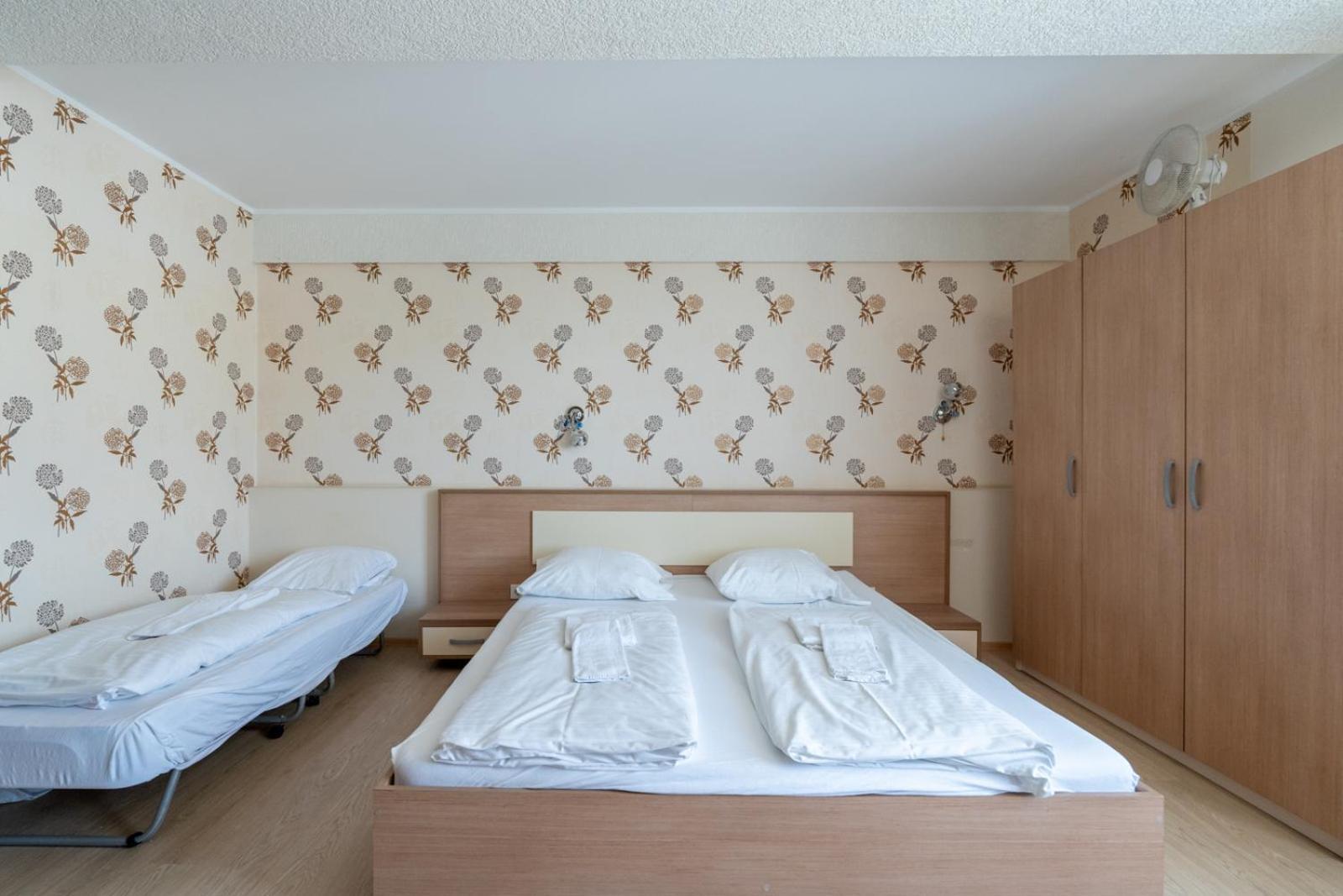Faraway Aparthotel Near Vienna Airport With Anytime Self Check In Bruck an der Leitha Zimmer foto