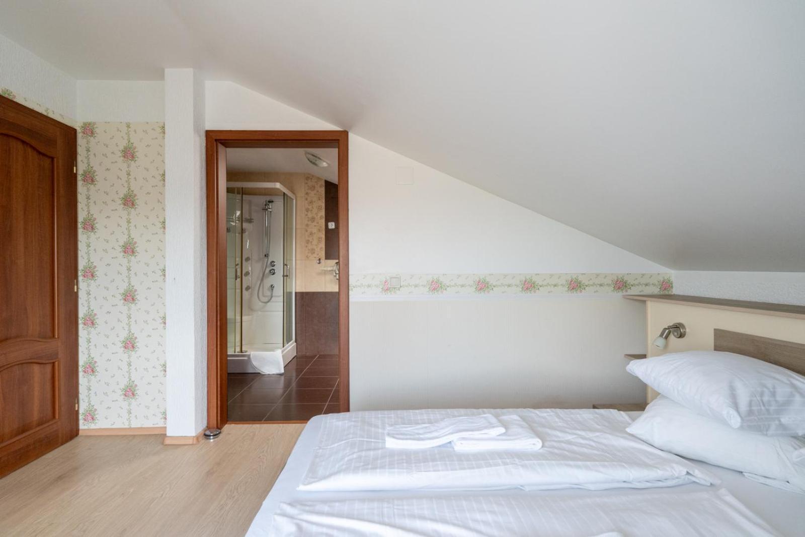 Faraway Aparthotel Near Vienna Airport With Anytime Self Check In Bruck an der Leitha Zimmer foto